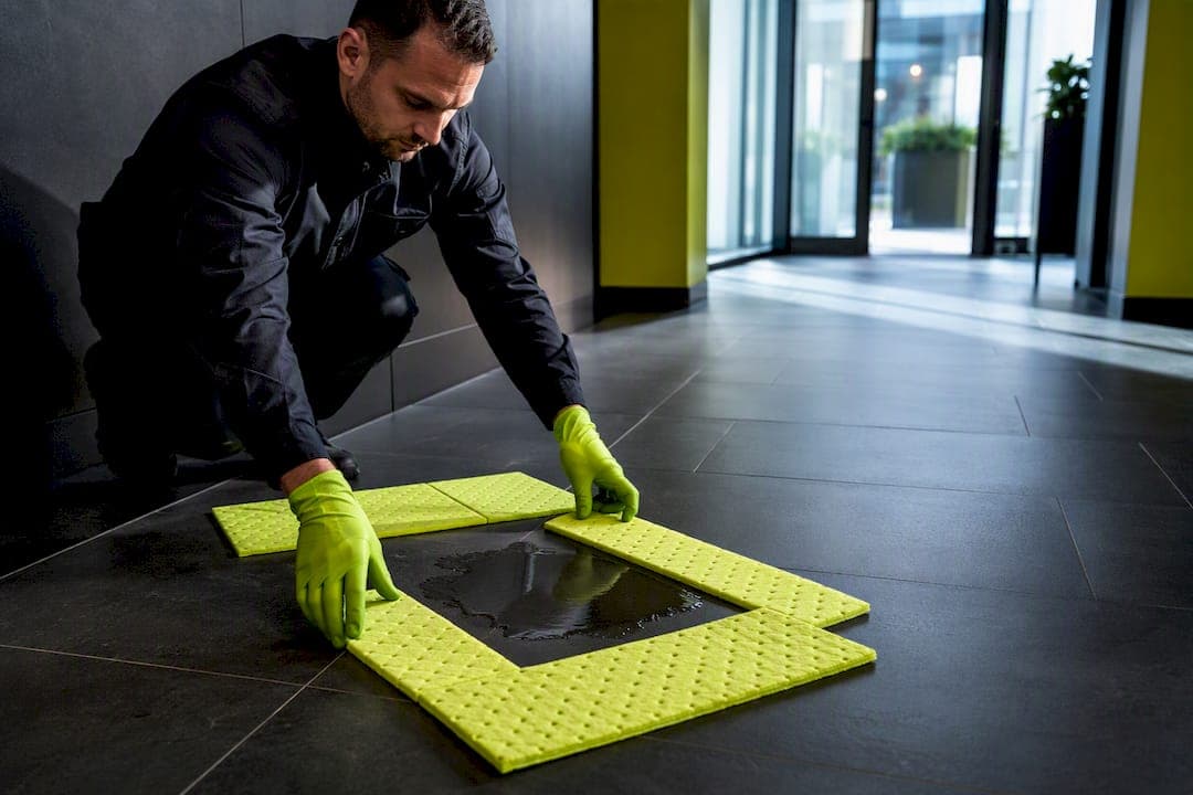 Act in the First Five Minutes: Emergency Cleaning After a Spill